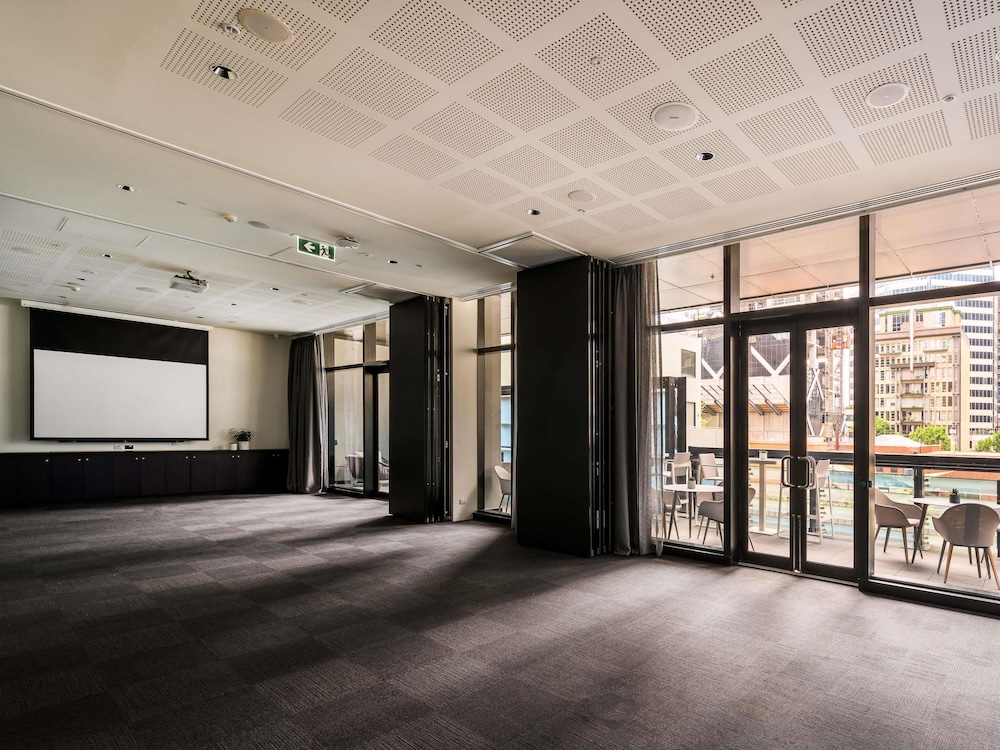 Novotel Melbourne Central Hotel 63/71