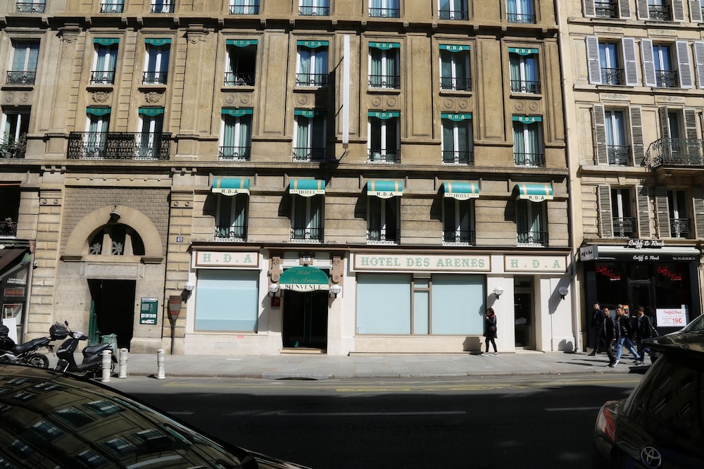 Des Arenes 4/30