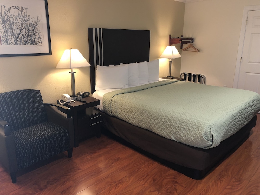 Lombard Plaza Motel 18/64