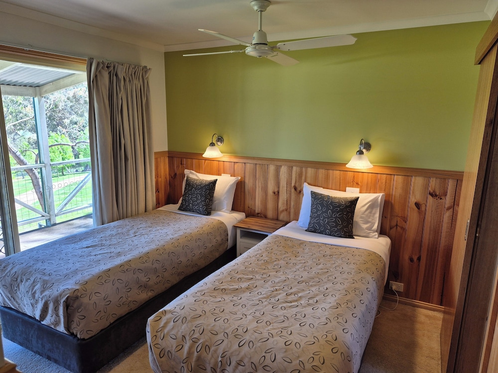 2 Bedrooms, Spa, Cottage, Queen and Twin Beds