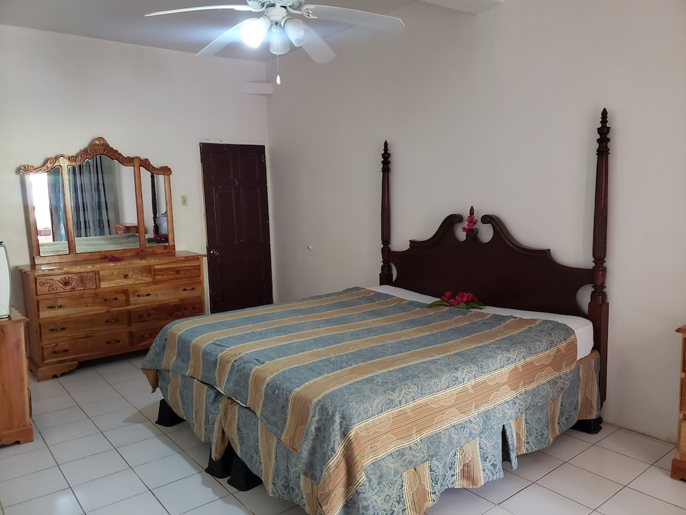 Chateau Margarite Villa 24/50