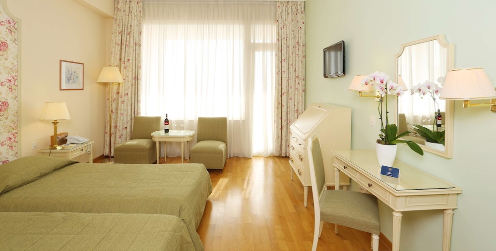 Corfu Palace Hotel 28/66