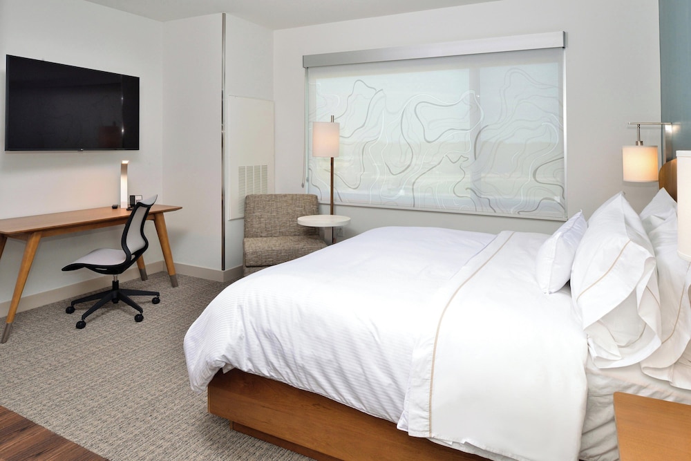 Standard, King Bed