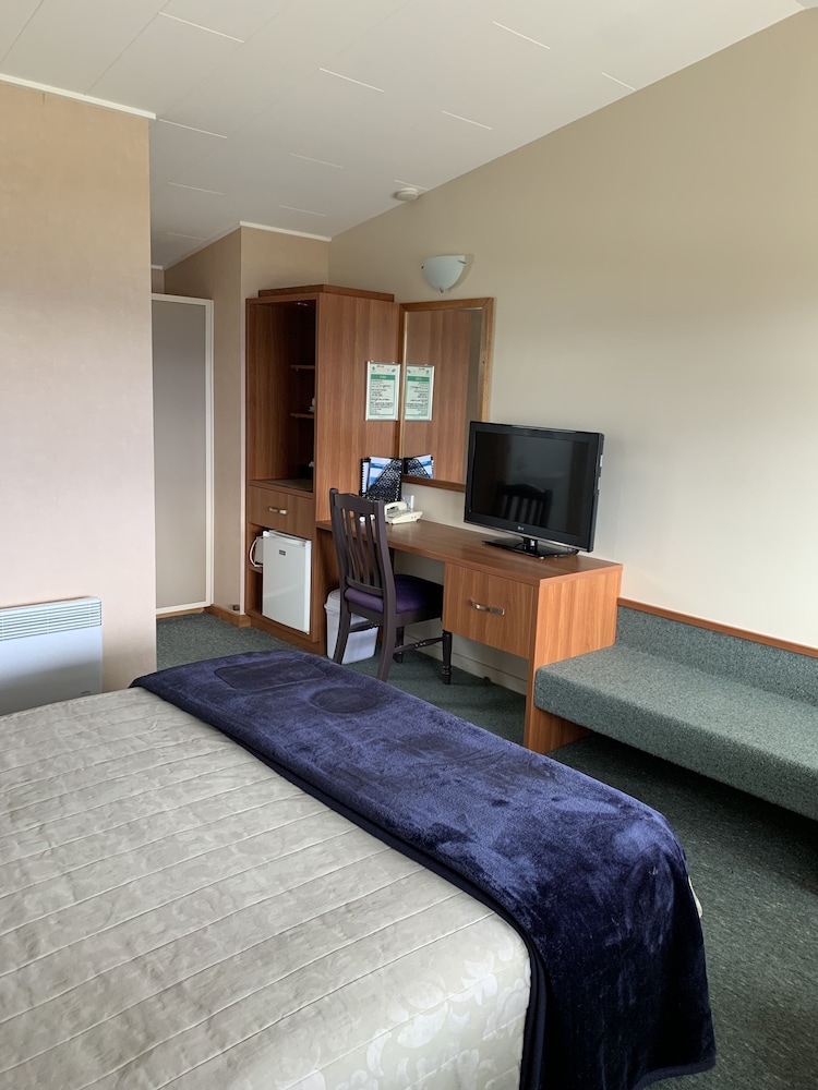MANAPOURI LAKEVIEW MOTOR INN 9/69