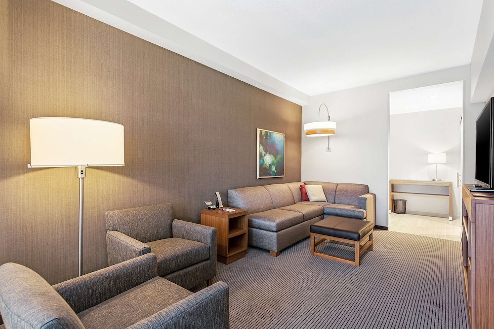 Hyatt Place Tampa/Wesley Chapel 38/61