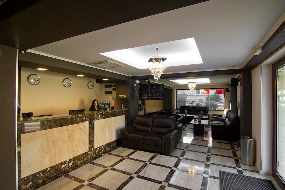 West Plaza Hotel 20/39