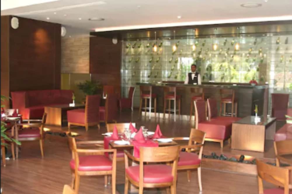 The Retreat Hotel And Convention Centre 34/50