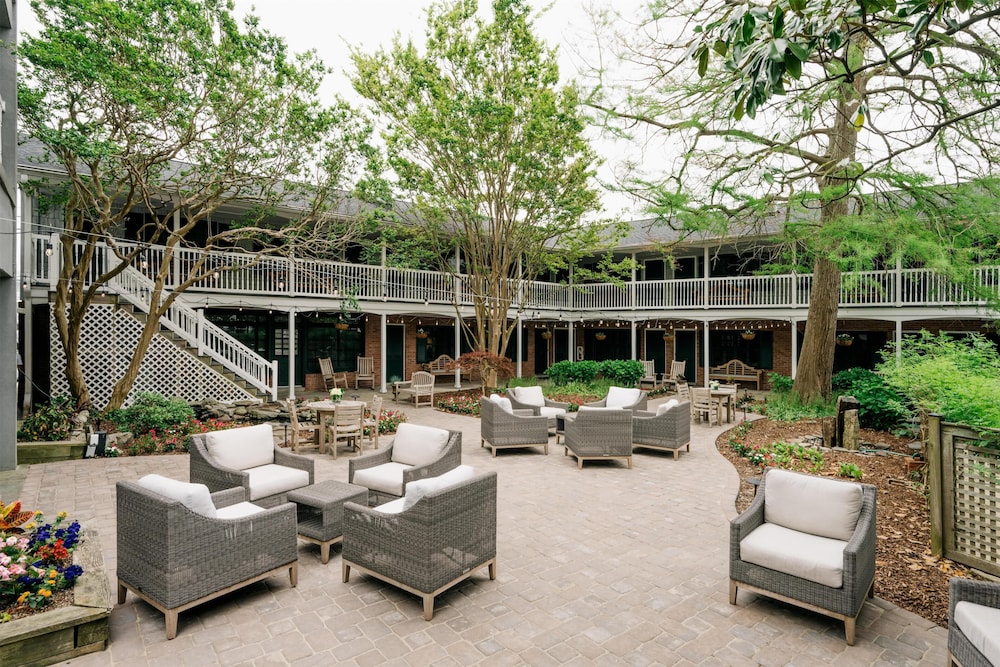 The Bellmoor Inn Spa 75/81