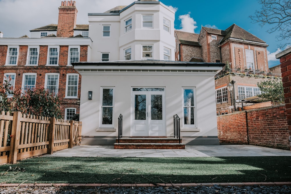 Cavendish House 7/50