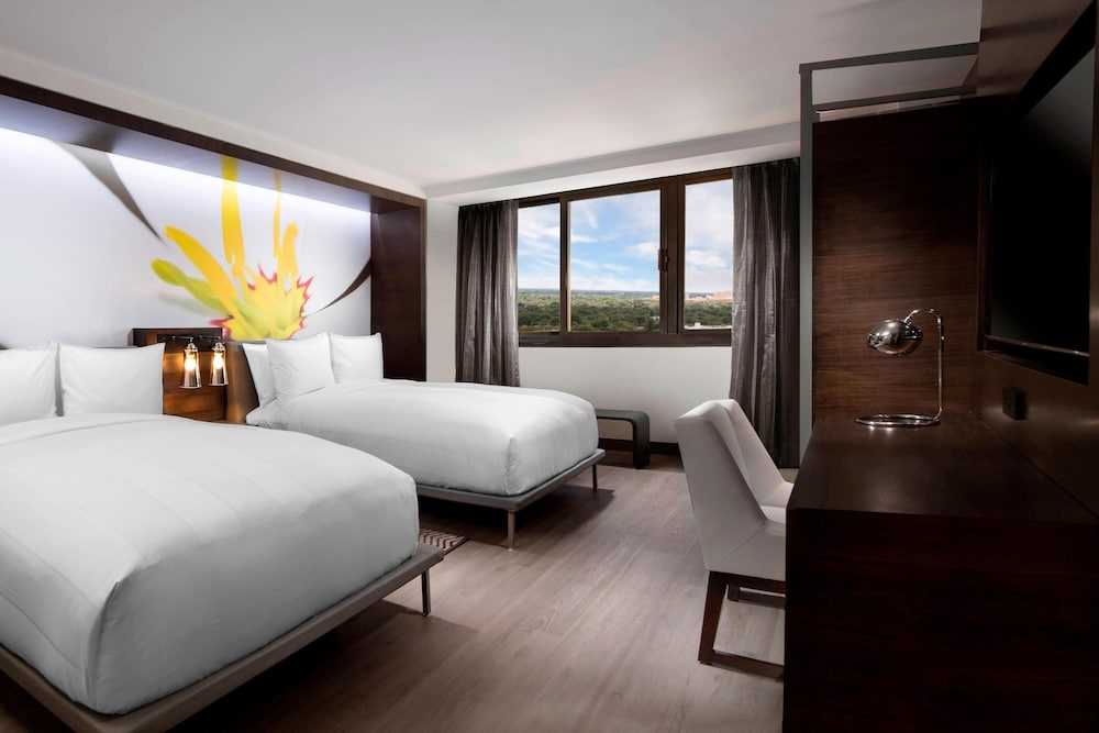 Design, 2 Double Beds, Accessible