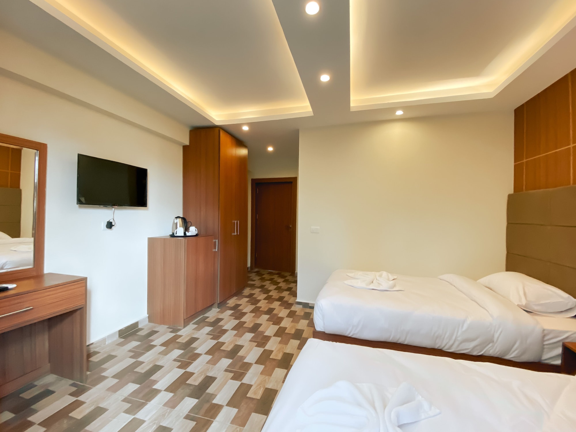 ROOM, TWIN BEDS, PYRAMIDS VIEW, BALCONY