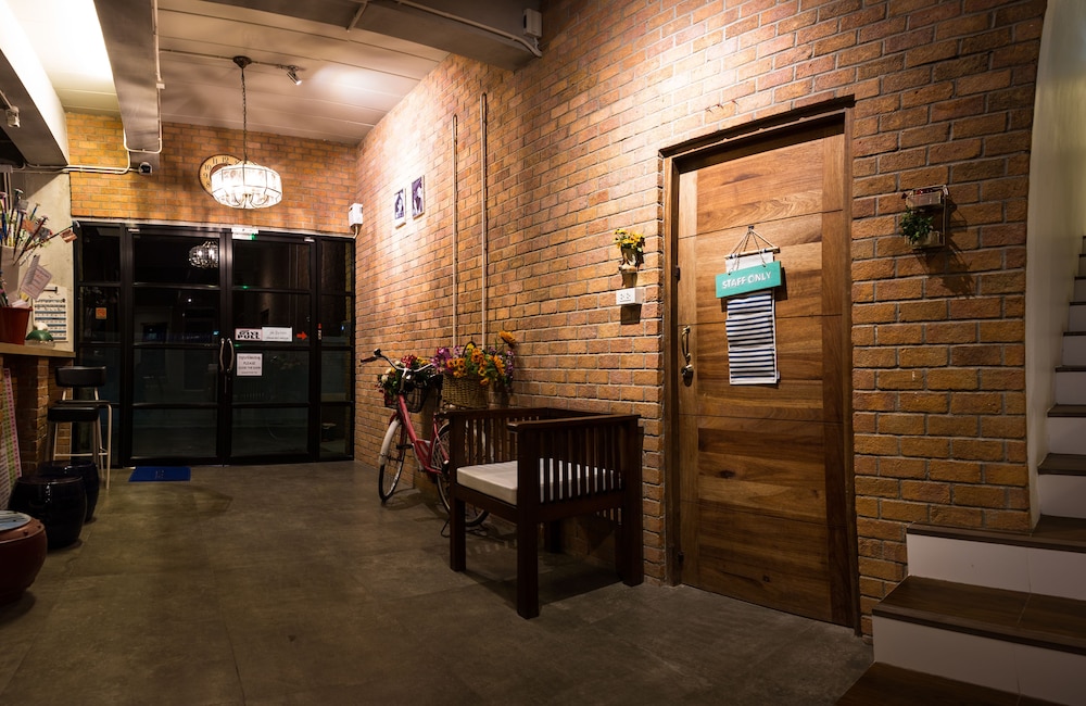 Sunshine Hostel Hua Hin 43/54
