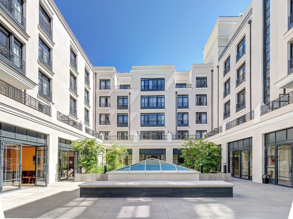 Quality Aparthotel Val d Europe 34/38