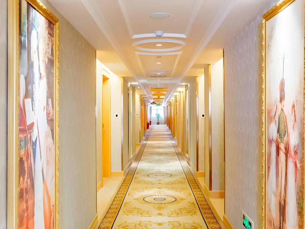 Vienna Hotel (Shenzhen Shanglilang Metro Station) 45/60