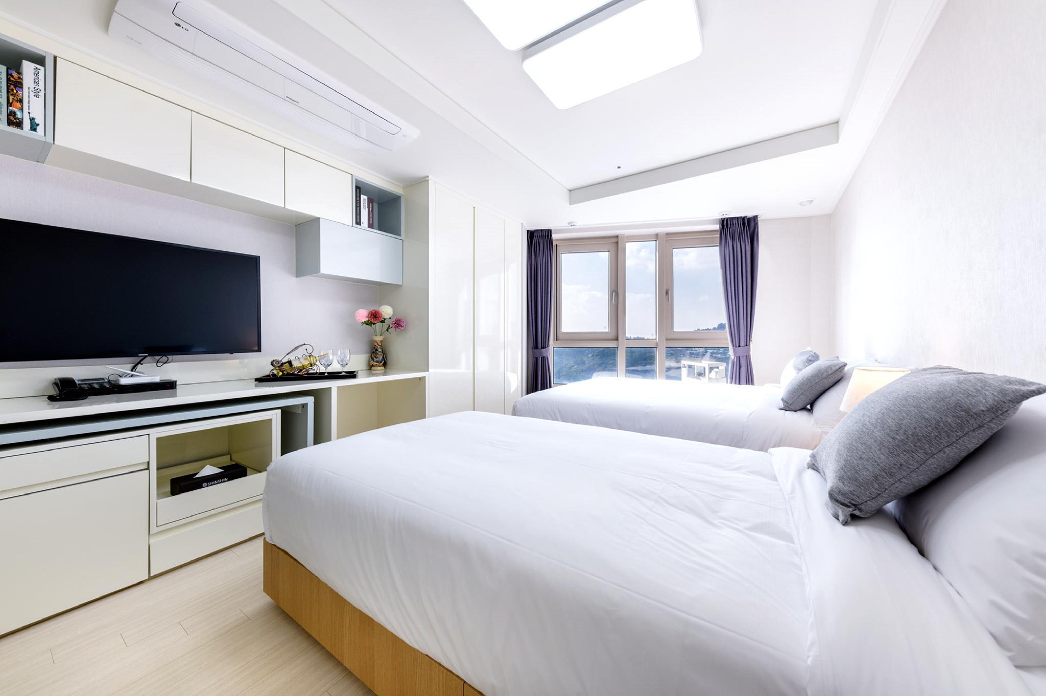 Family, 1 Double and 1 Single Bed