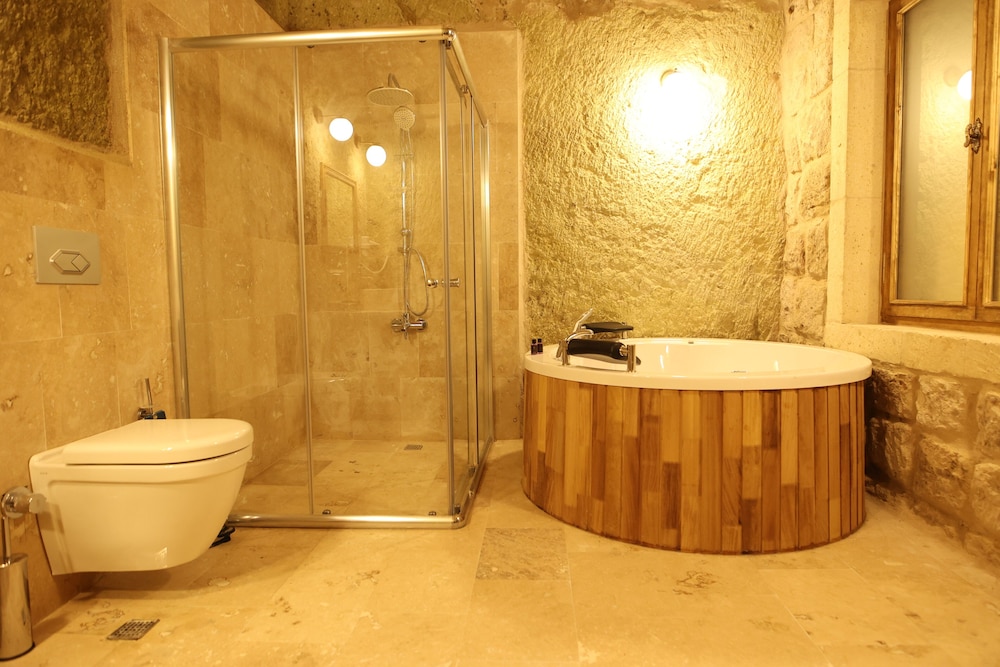 Comfort, Suite, Queen Bed, Courtyard Area