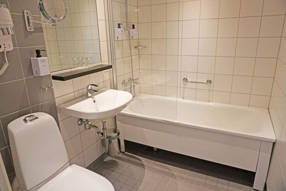 Quality Hotel Visby 12/68