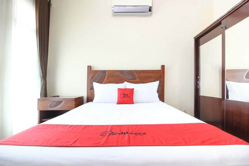 Reddoorz Plus Near Stie Ykpn 8/30