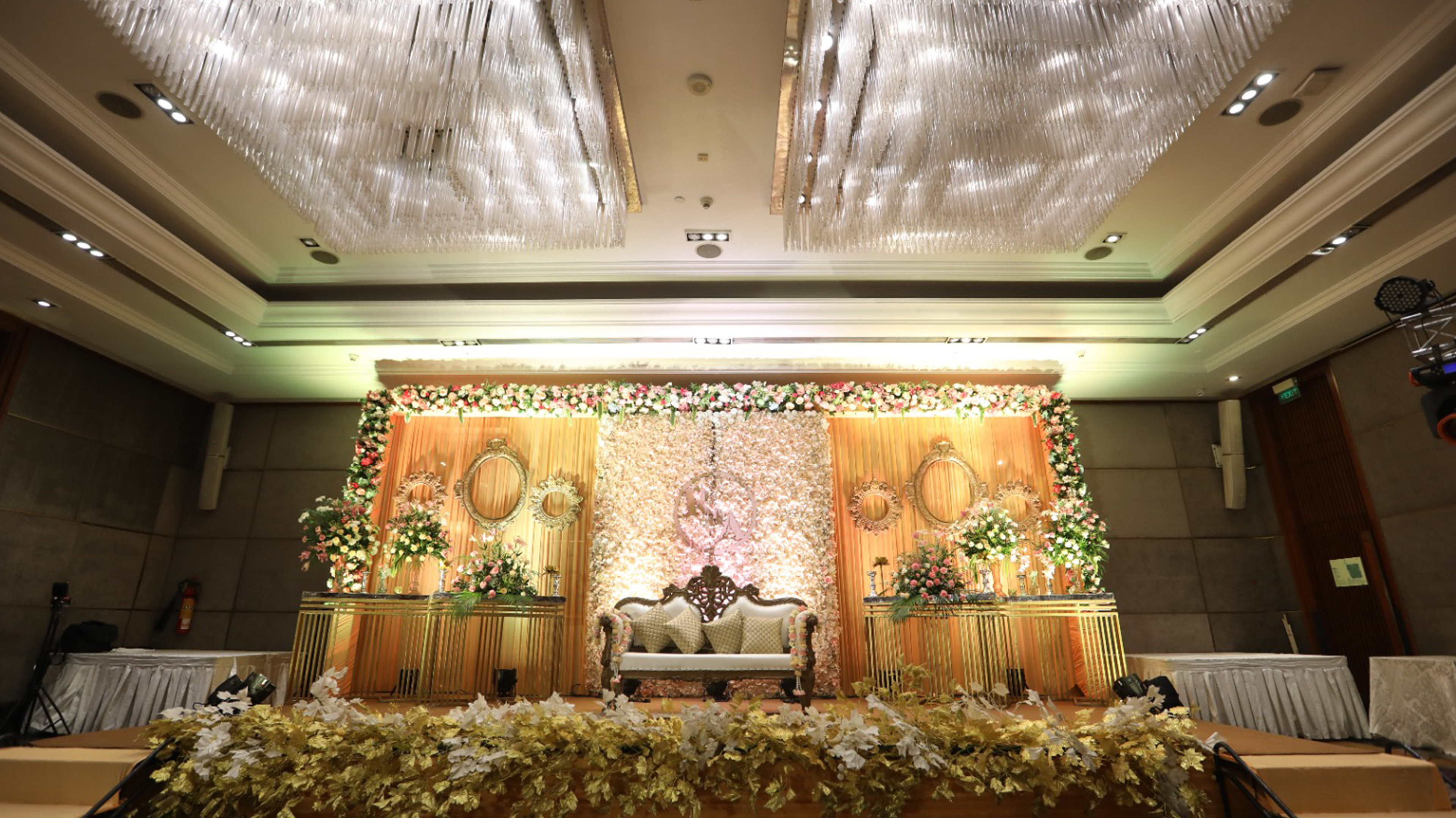 Holiday Inn New Delhi Mayur Vihar Noida 14/74