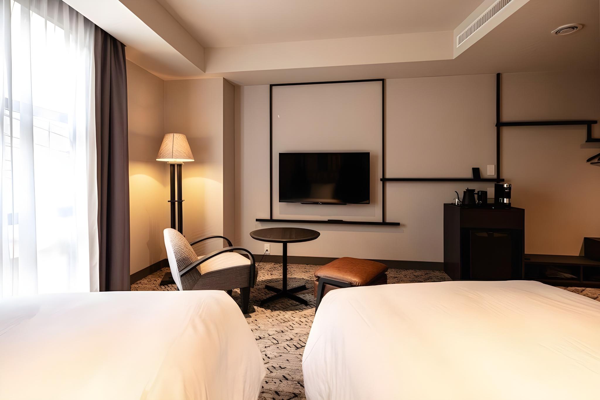 Chapter 1, Twin Beds