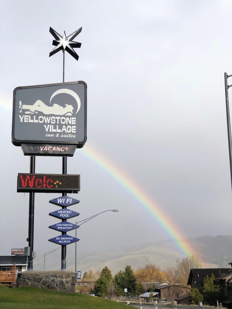 Yellowstone Village Inn and Suites 2/36