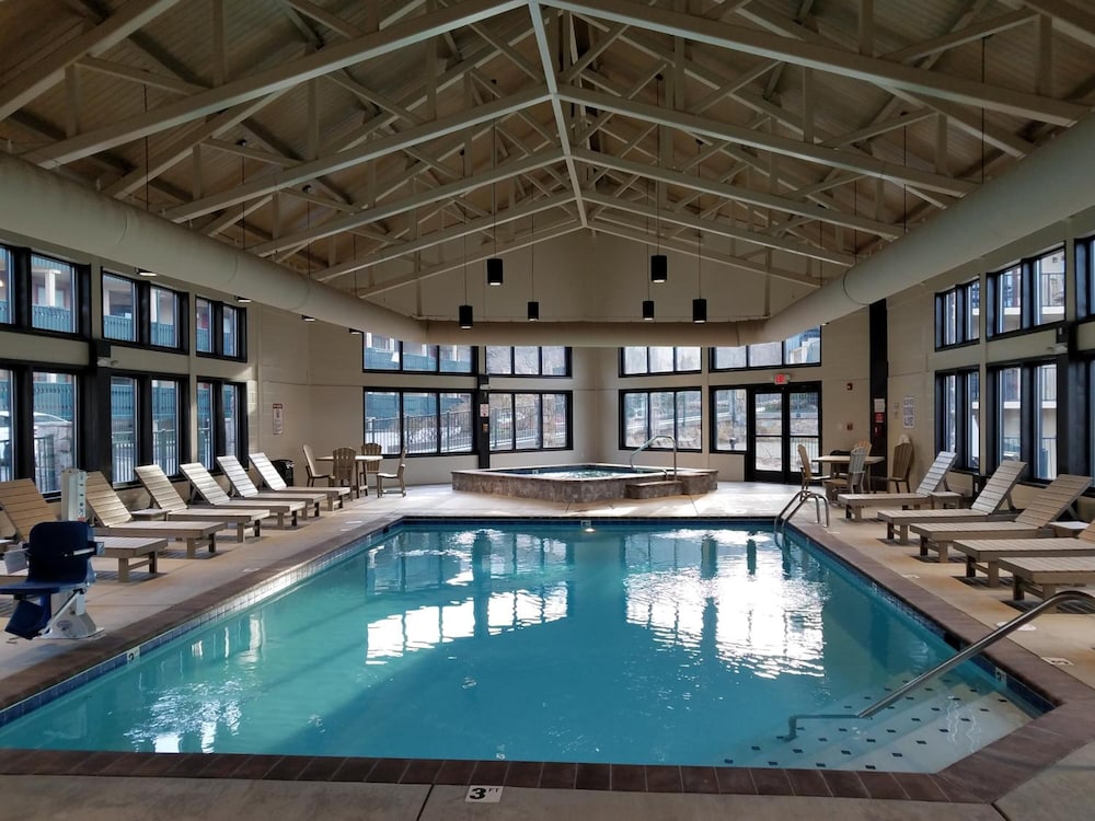 Laurel Point Resort 20/35