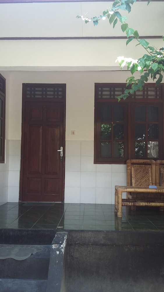 Coral Beach 2 Bungalow 7/50