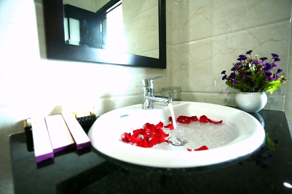 Huong Son Hotel 40/54
