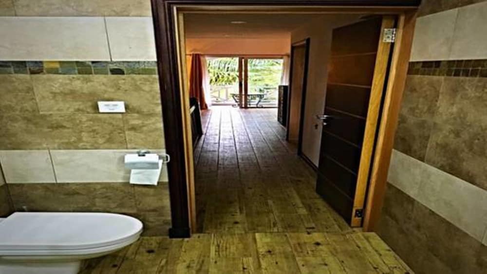 Ocean Villas Apartments 46/50