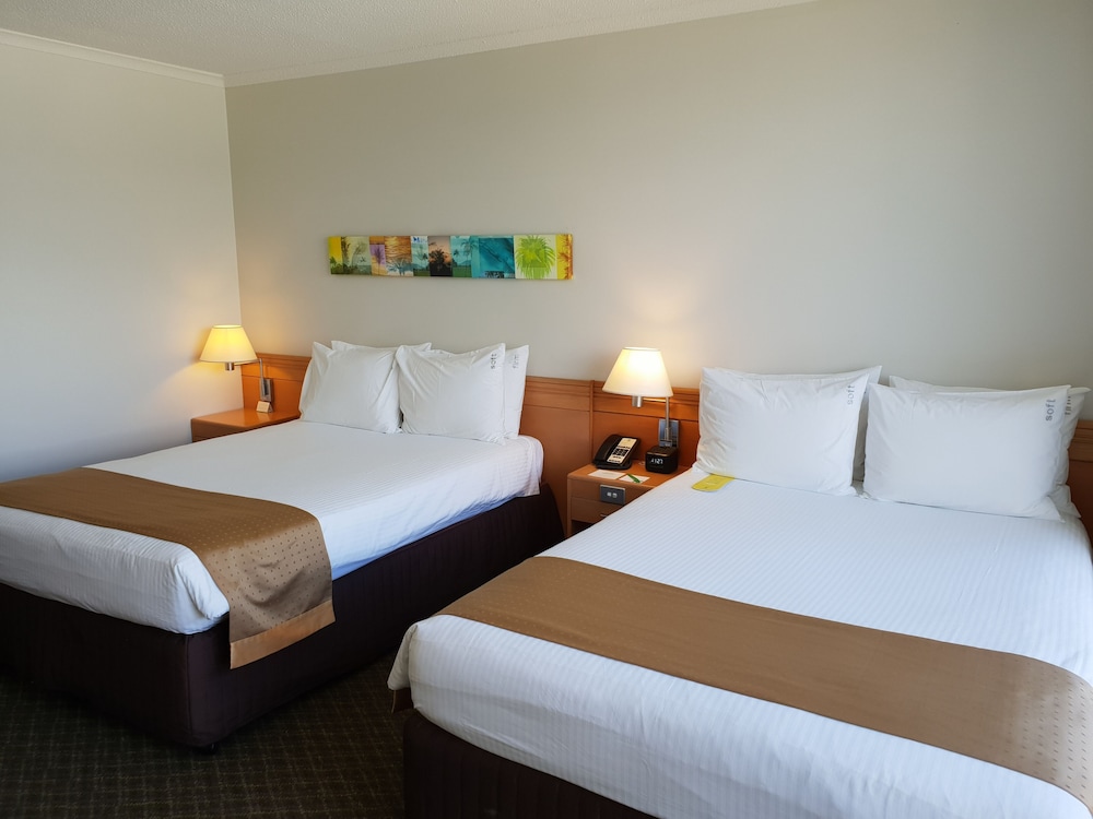 Cairns Harbourside Hotel 16/60
