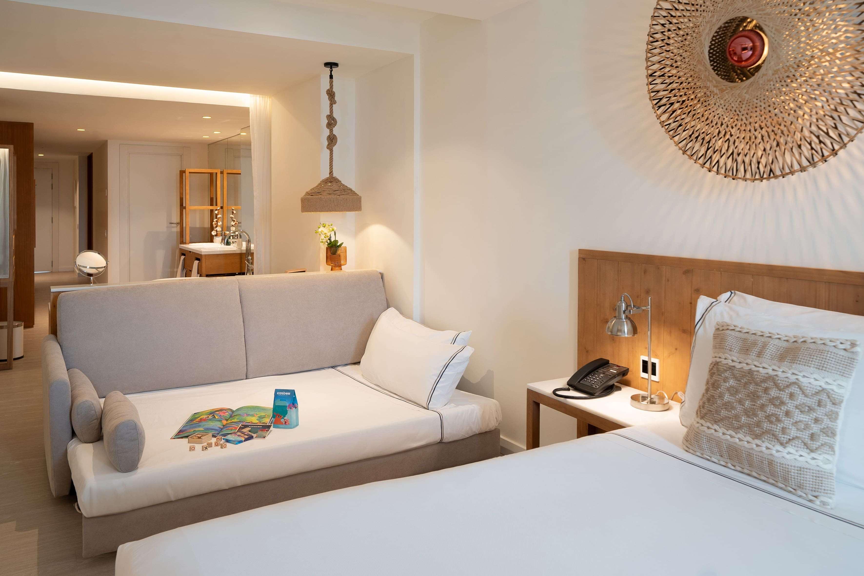 جناح جونيور بإطلالة، Melia Cala Galdana 4/9