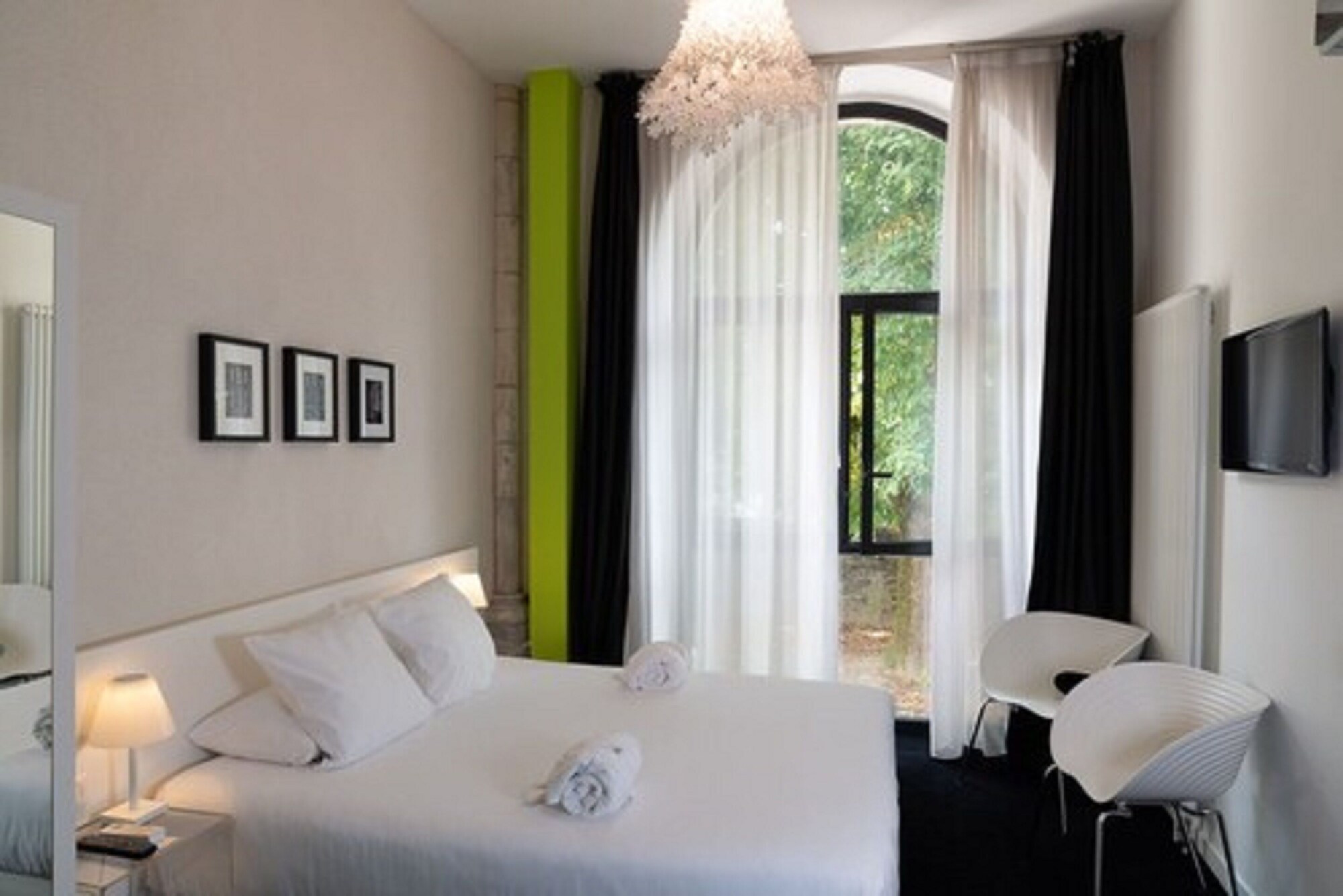 Experience, Standard, Queen Bed