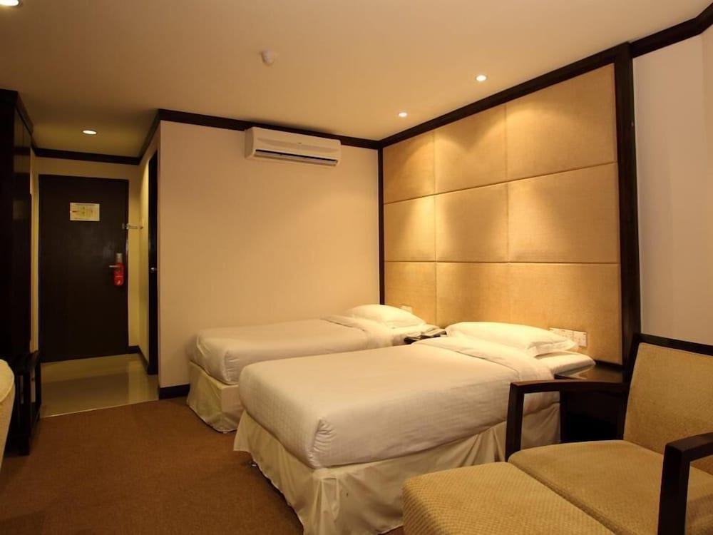 Country Hotel 15/44