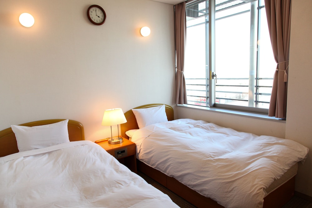 Shin-Osaka Youth Hostel 7/36