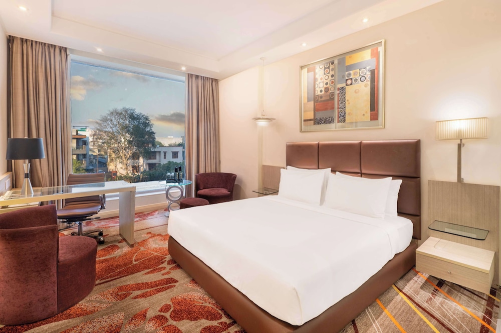 غرفة ديلوكس بسرير كينج، Park Plaza Faridabad. 2/4