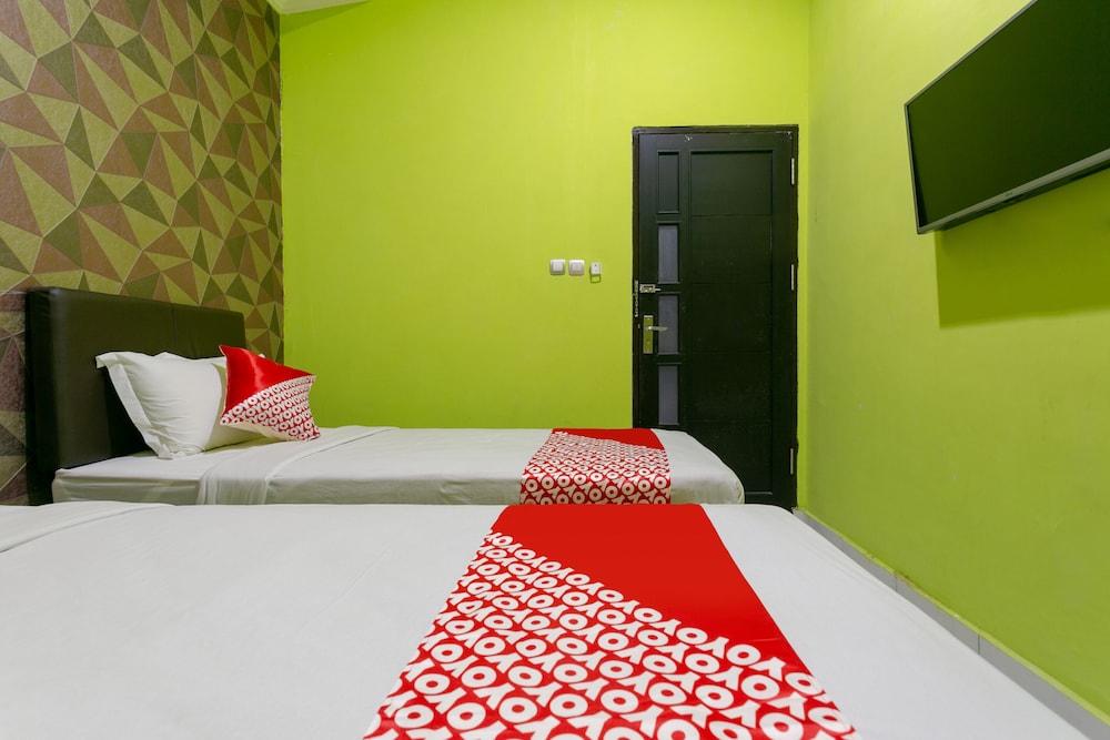 OYO 3428 Hotel Marimar 12/27