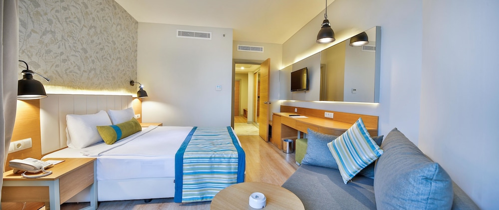 Calido Maris Hotel 24/60