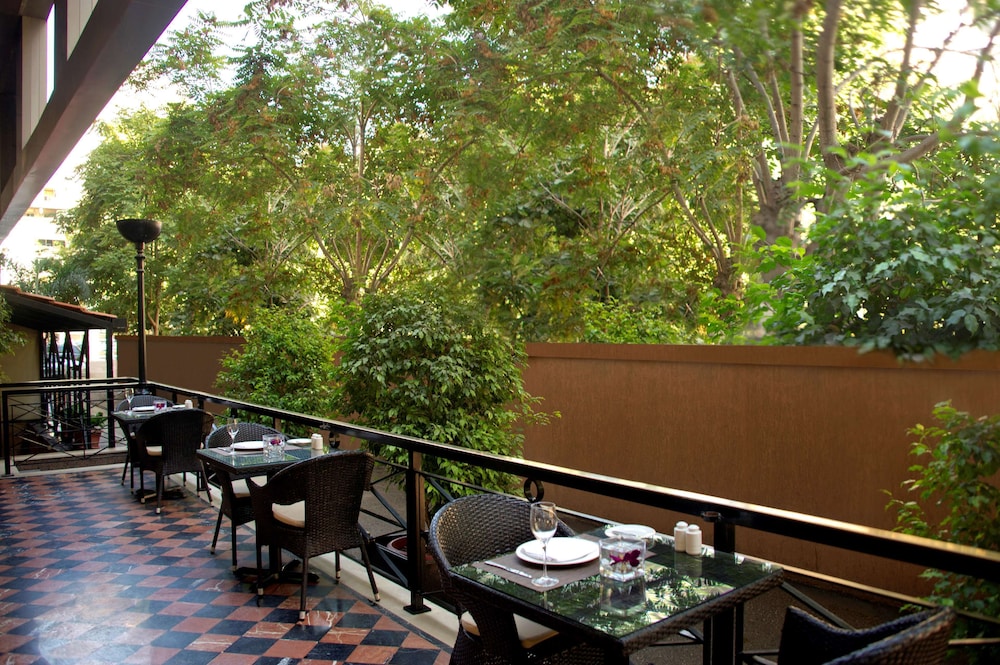 Radisson Blu Martinez Beirut 68/72
