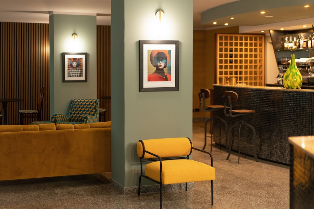 Lime Hotel 70/77