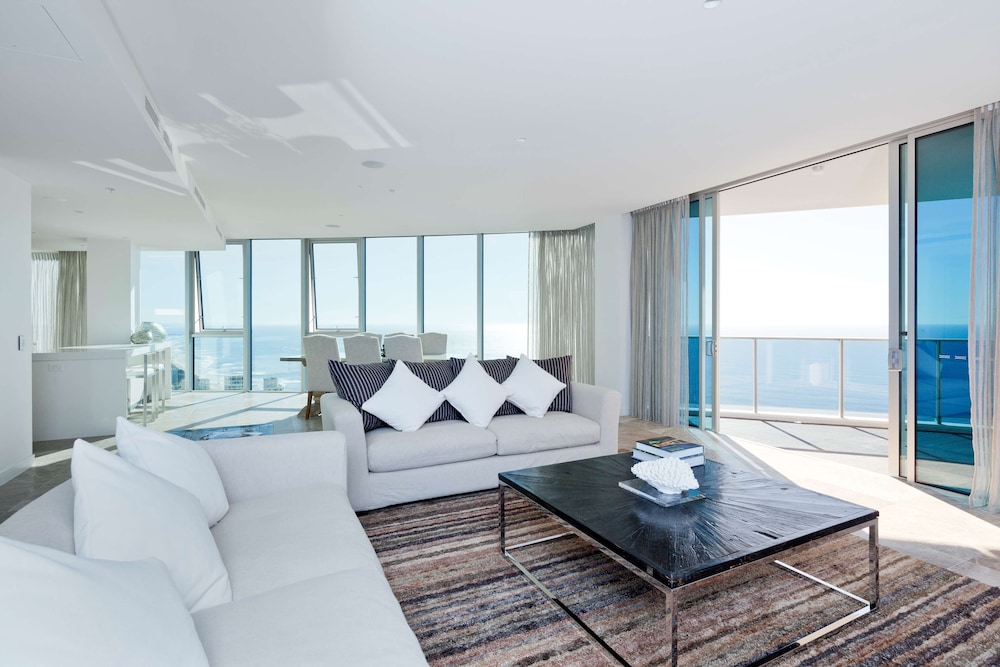 Hilton Surfers Paradise Hotel and Residences 34/60