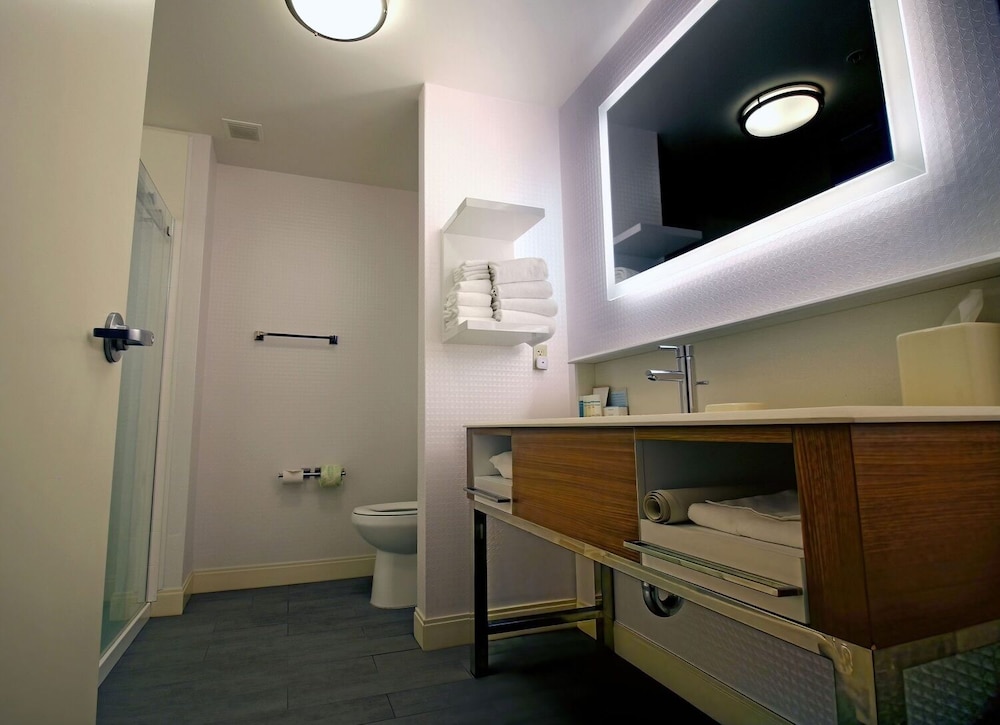 Hampton Inn & Suites Tacoma 20/46