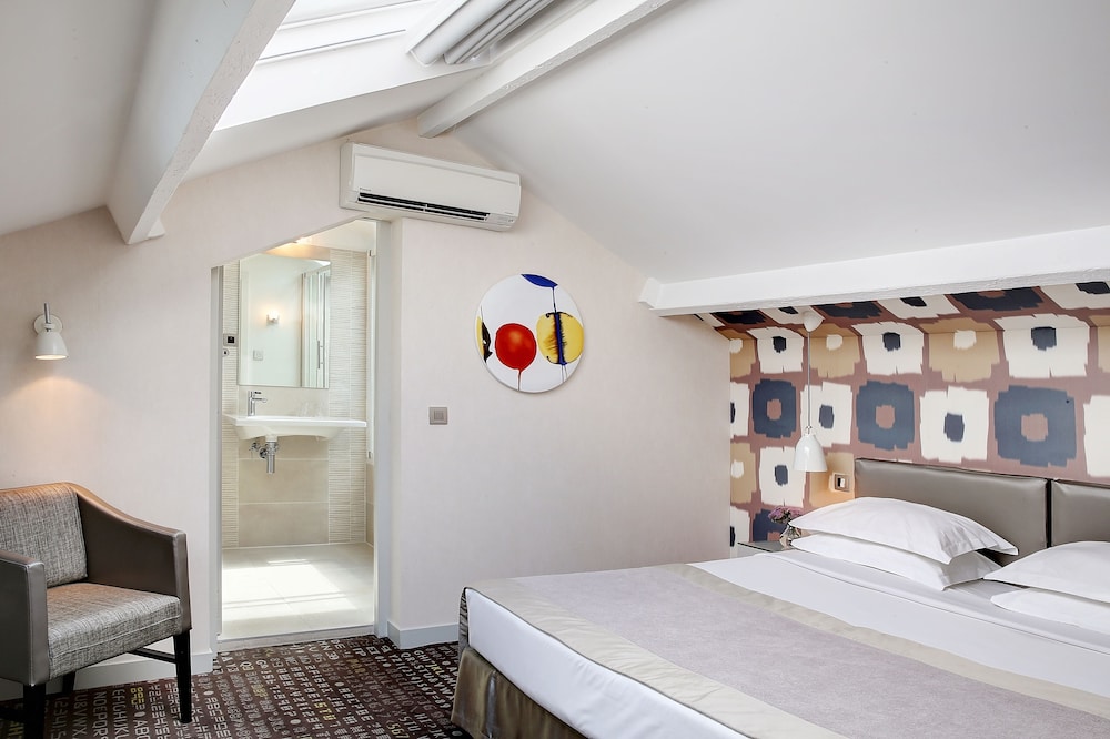 Hotel A La Villa Des Artistes 38/72