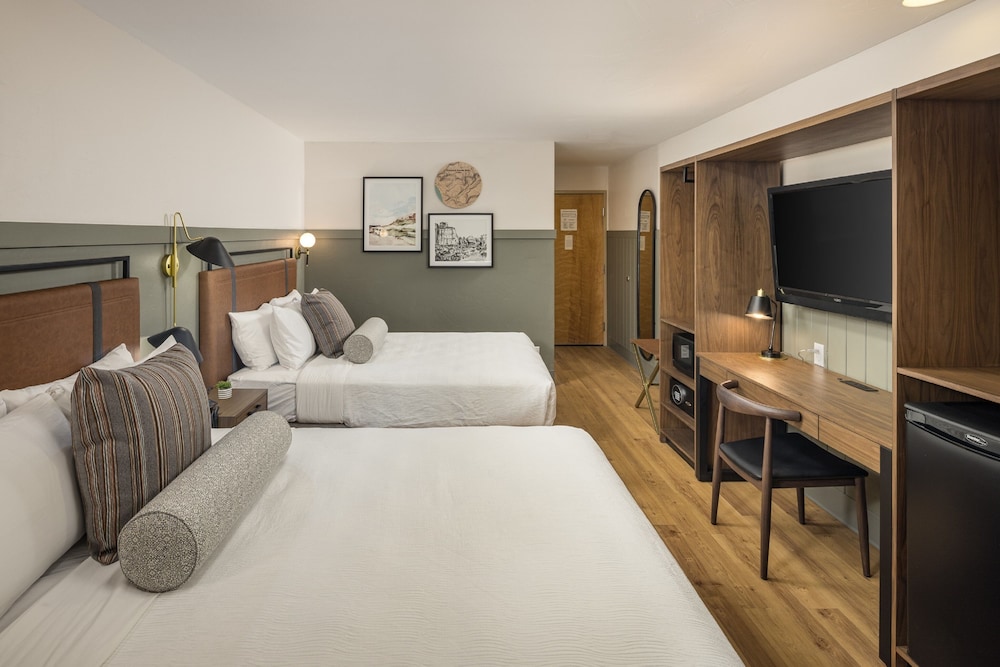 غرفة قياسية بسريرين كوين، RIVER CANYON LODGE 3/8