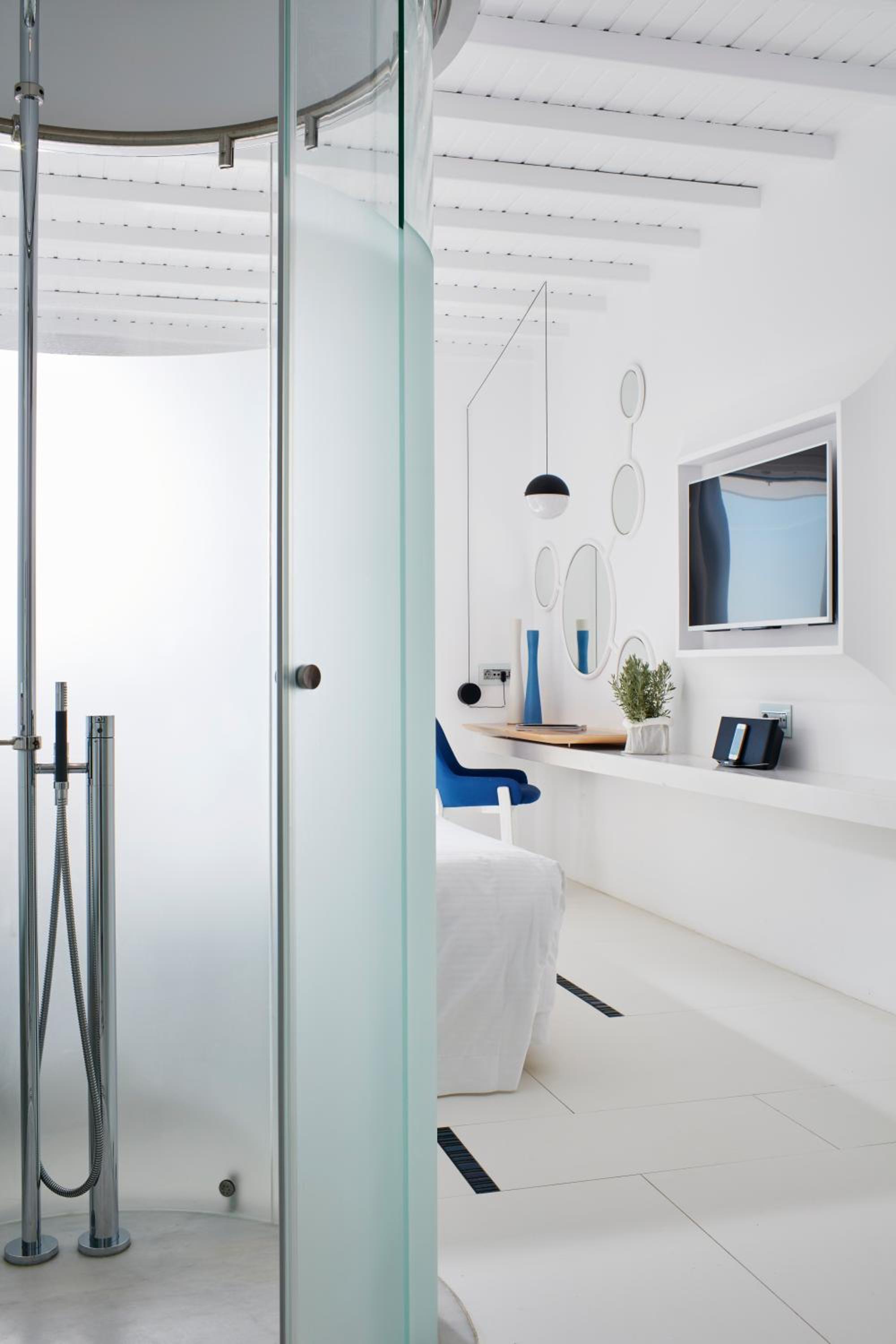 Blue, Double Bed, Outdoor Jetted Tub