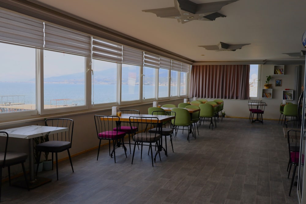 Demir Otel Restaurant 36/41
