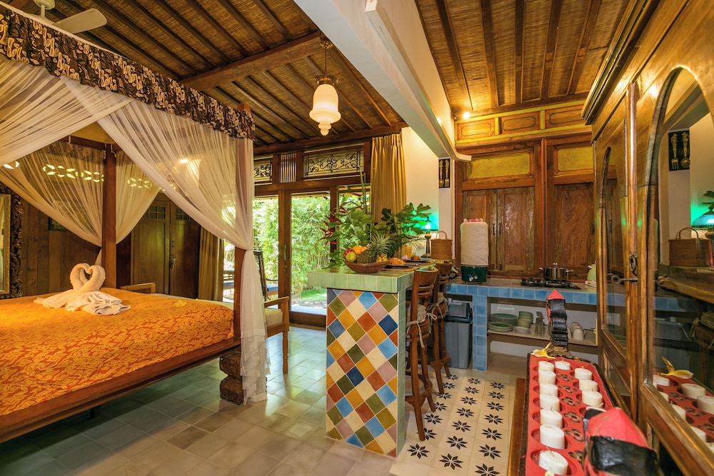 Villa Kampung Kecil 68/78