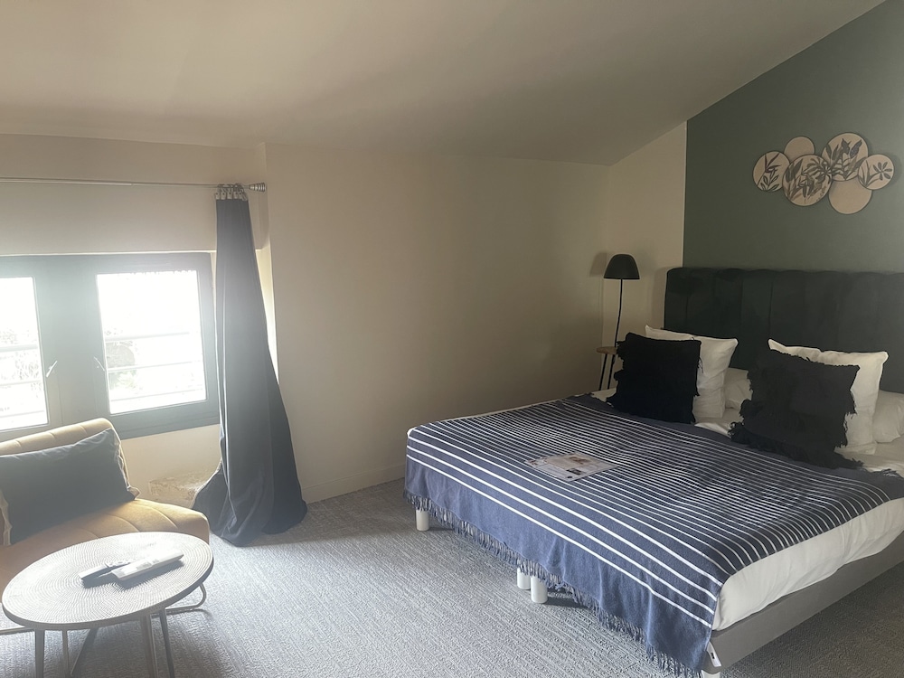 Hotel L Esplan 12/53