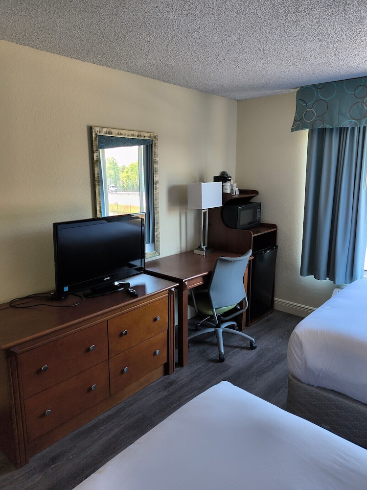 Baymont By Wyndham Gainesville I-75 31/46