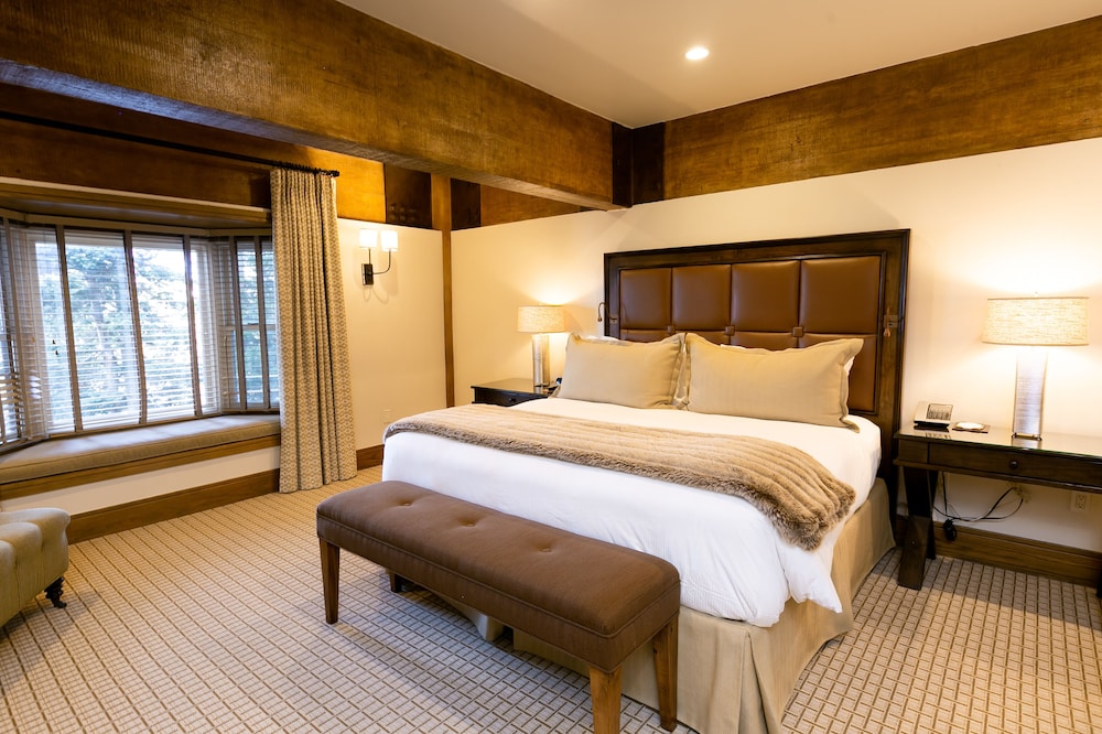 4 Bedrooms, Luxury, Town House, Murphy Bed, 3 King Beds, 2 Queen Beds, 2 Murphy Beds