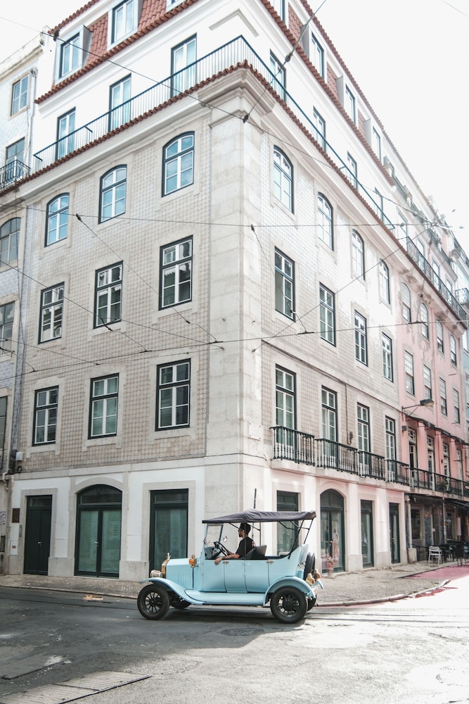 The House on the Pink Street in Lisbon 29/32